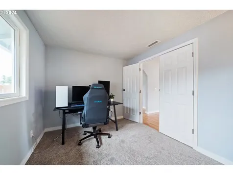 704 Ne 160th Avenue Vancouver WA 98684
