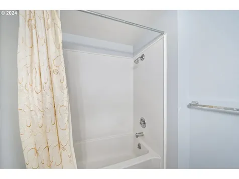 704 Ne 160th Avenue Vancouver WA 98684