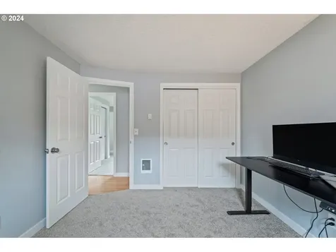 704 Ne 160th Avenue Vancouver WA 98684