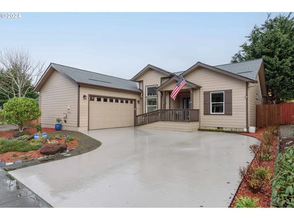997 Seagate Avenue Coos Bay OR 97420