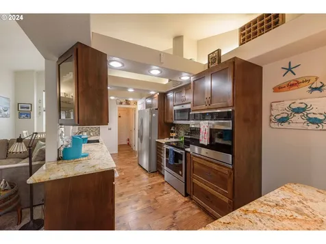 997 Seagate Avenue Coos Bay OR 97420