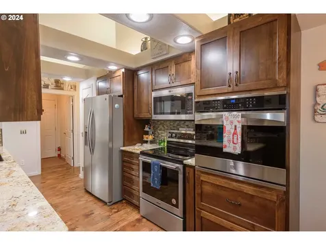 997 Seagate Avenue Coos Bay OR 97420