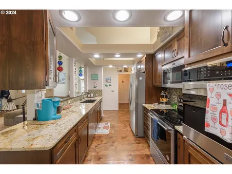 997 Seagate Avenue Coos Bay OR 97420