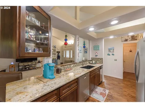 997 Seagate Avenue Coos Bay OR 97420