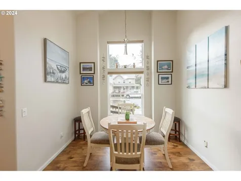 997 Seagate Avenue Coos Bay OR 97420