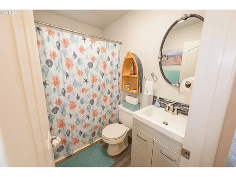 997 Seagate Avenue Coos Bay OR 97420