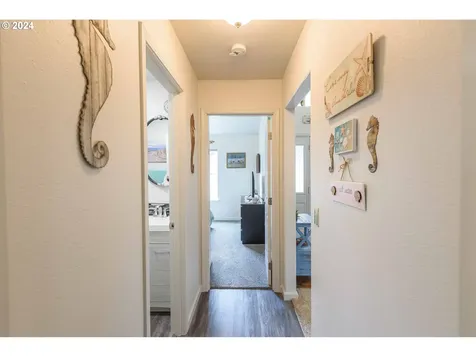 997 Seagate Avenue Coos Bay OR 97420