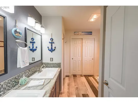 997 Seagate Avenue Coos Bay OR 97420