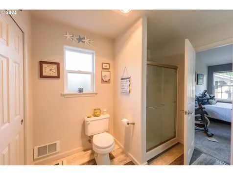 997 Seagate Avenue Coos Bay OR 97420