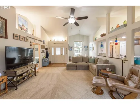 997 Seagate Avenue Coos Bay OR 97420