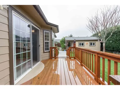 997 Seagate Avenue Coos Bay OR 97420