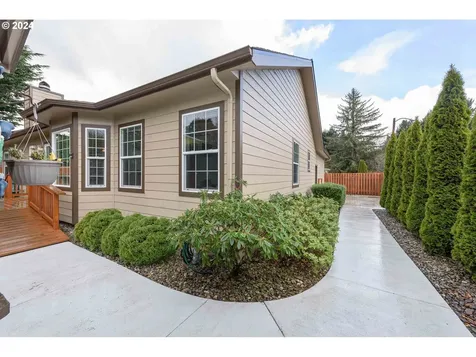 997 Seagate Avenue Coos Bay OR 97420