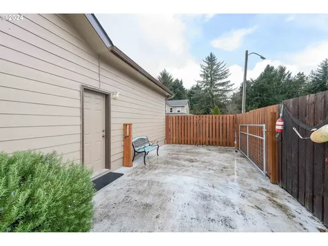 997 Seagate Avenue Coos Bay OR 97420