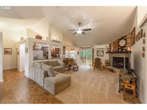 997 Seagate Avenue Coos Bay OR 97420