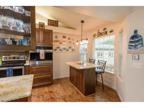 997 Seagate Avenue Coos Bay OR 97420
