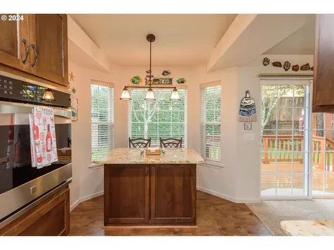 997 Seagate Avenue Coos Bay OR 97420