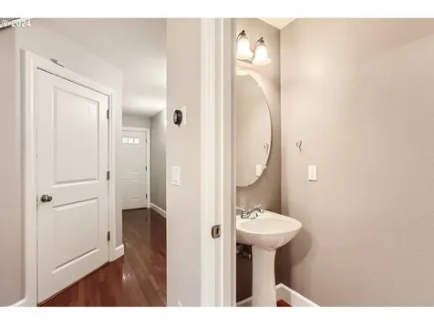 3320 N Arlington Place Portland OR 97217