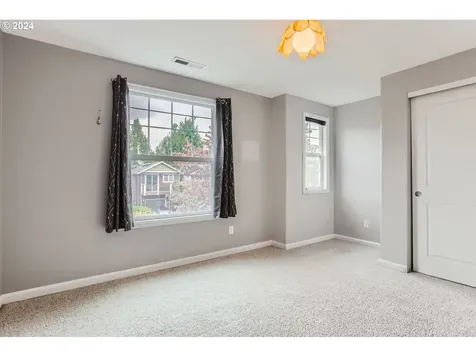 3320 N Arlington Place Portland OR 97217