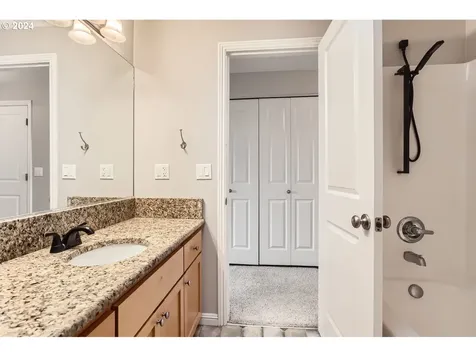 3320 N Arlington Place Portland OR 97217
