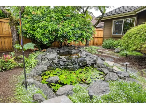 3031 Metolius Drive Eugene OR 97408