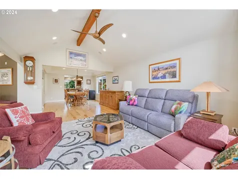 3031 Metolius Drive Eugene OR 97408