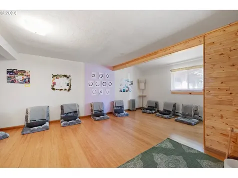 739 W 5th Avenue Eugene OR 97402