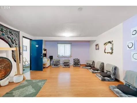 739 W 5th Avenue Eugene OR 97402