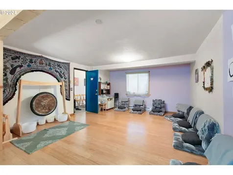 739 W 5th Avenue Eugene OR 97402