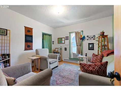 739 W 5th Avenue Eugene OR 97402