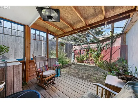 739 W 5th Avenue Eugene OR 97402