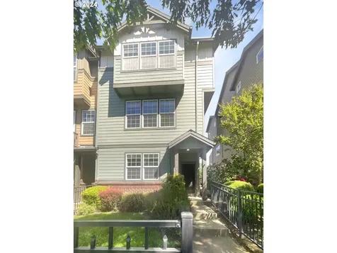 3713 E Oak Grove Street Newberg OR 97132