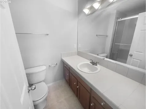 3713 E Oak Grove Street Newberg OR 97132