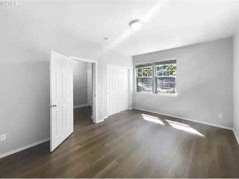3713 E Oak Grove Street Newberg OR 97132