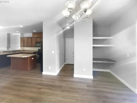 3713 E Oak Grove Street Newberg OR 97132
