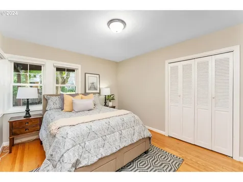 3425 SE Knapp Street Portland OR 97202