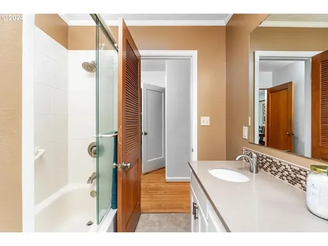 3425 SE Knapp Street Portland OR 97202