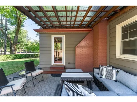 3425 SE Knapp Street Portland OR 97202