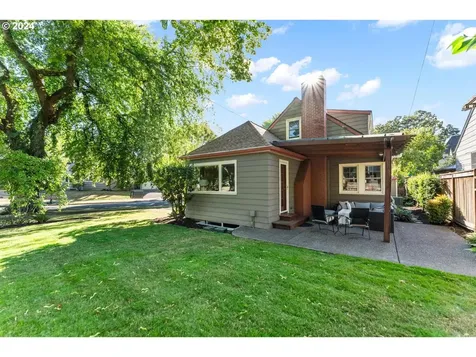 3425 SE Knapp Street Portland OR 97202