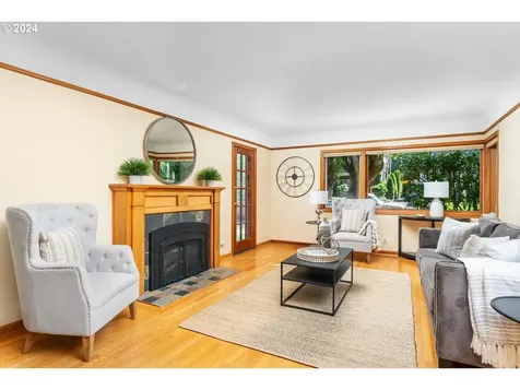 3425 SE Knapp Street Portland OR 97202