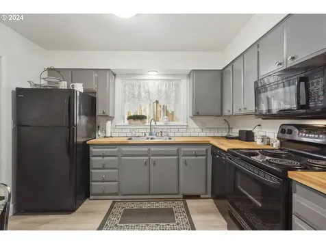 290 Nw Chesser Road Stevenson WA 98648