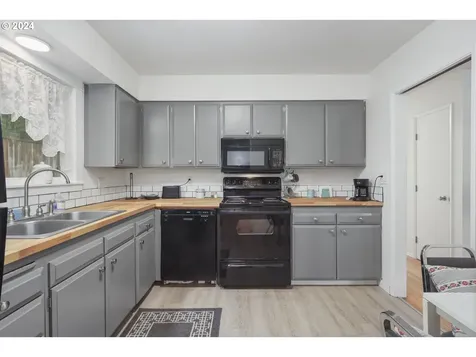290 Nw Chesser Road Stevenson WA 98648