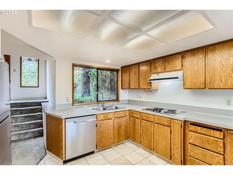 3336 Sw Illinois Street Portland OR 97239