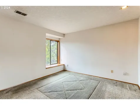 3336 Sw Illinois Street Portland OR 97239