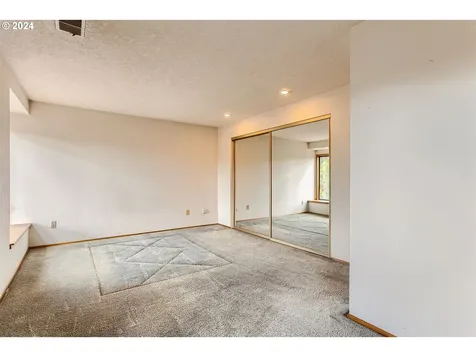 3336 Sw Illinois Street Portland OR 97239