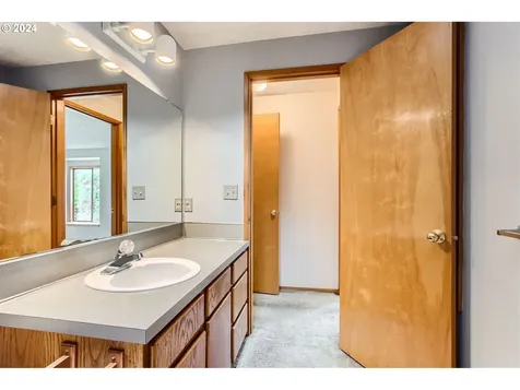 3336 Sw Illinois Street Portland OR 97239