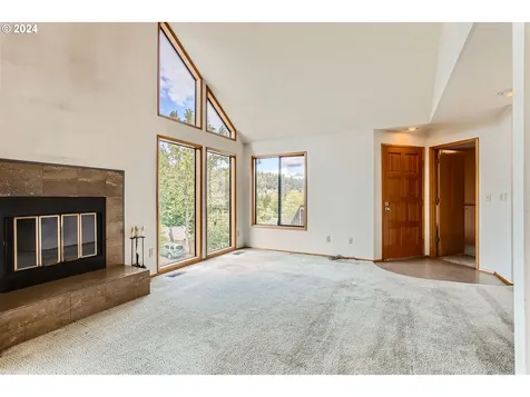 3336 Sw Illinois Street Portland OR 97239