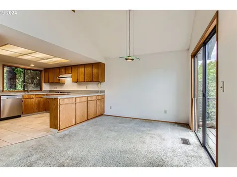 3336 Sw Illinois Street Portland OR 97239