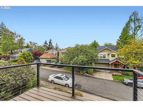 3336 Sw Illinois Street Portland OR 97239