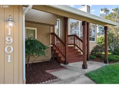 1901 Ne 154th Street Vancouver WA 98686