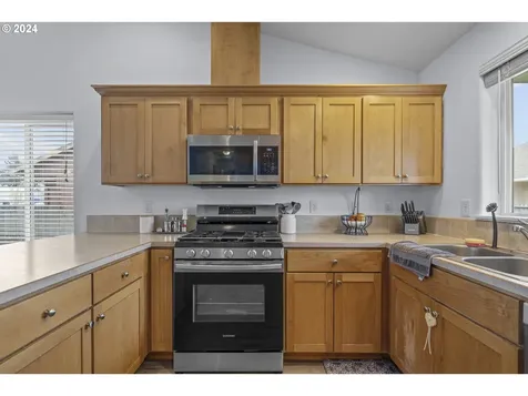 232 Nw Sagan Loop Sheridan OR 97378